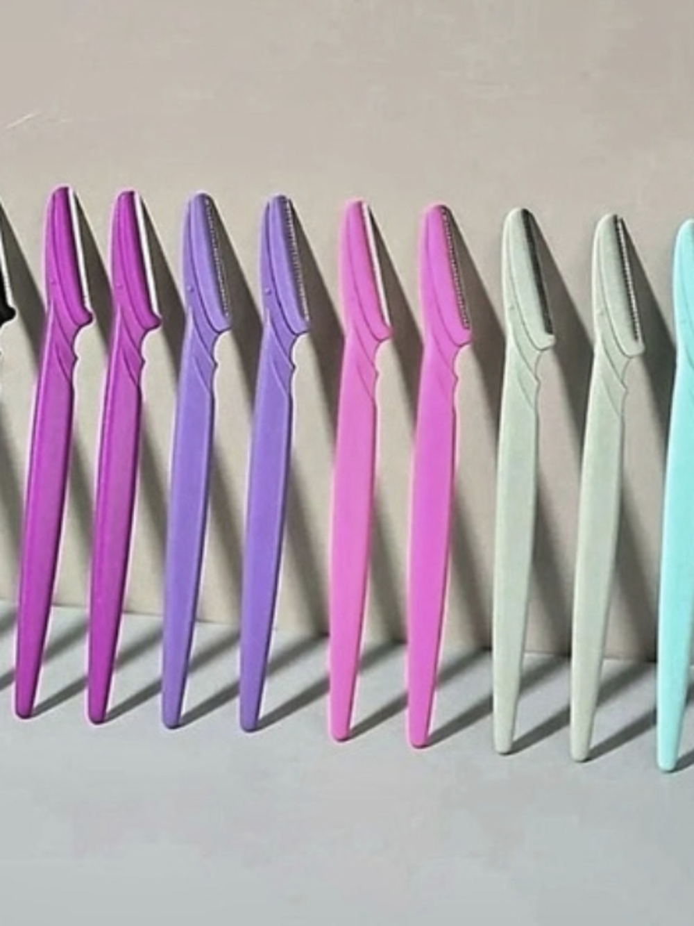 Makeup Razor Tools Set Pink & Blue
Facial Razors 12pcs - Picture 2 of 2